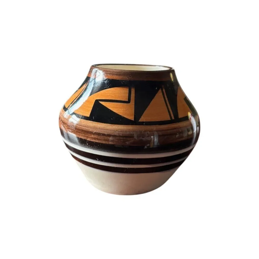 UTE Mountain Tribe Native American Pottery Jar Signed UMT Handmade Geometric